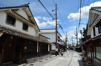 河原町妻入商家群の町並み